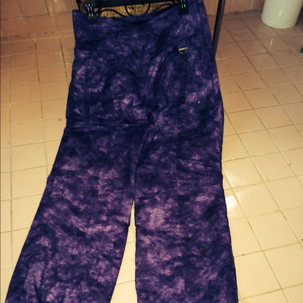 Women’s ski pants